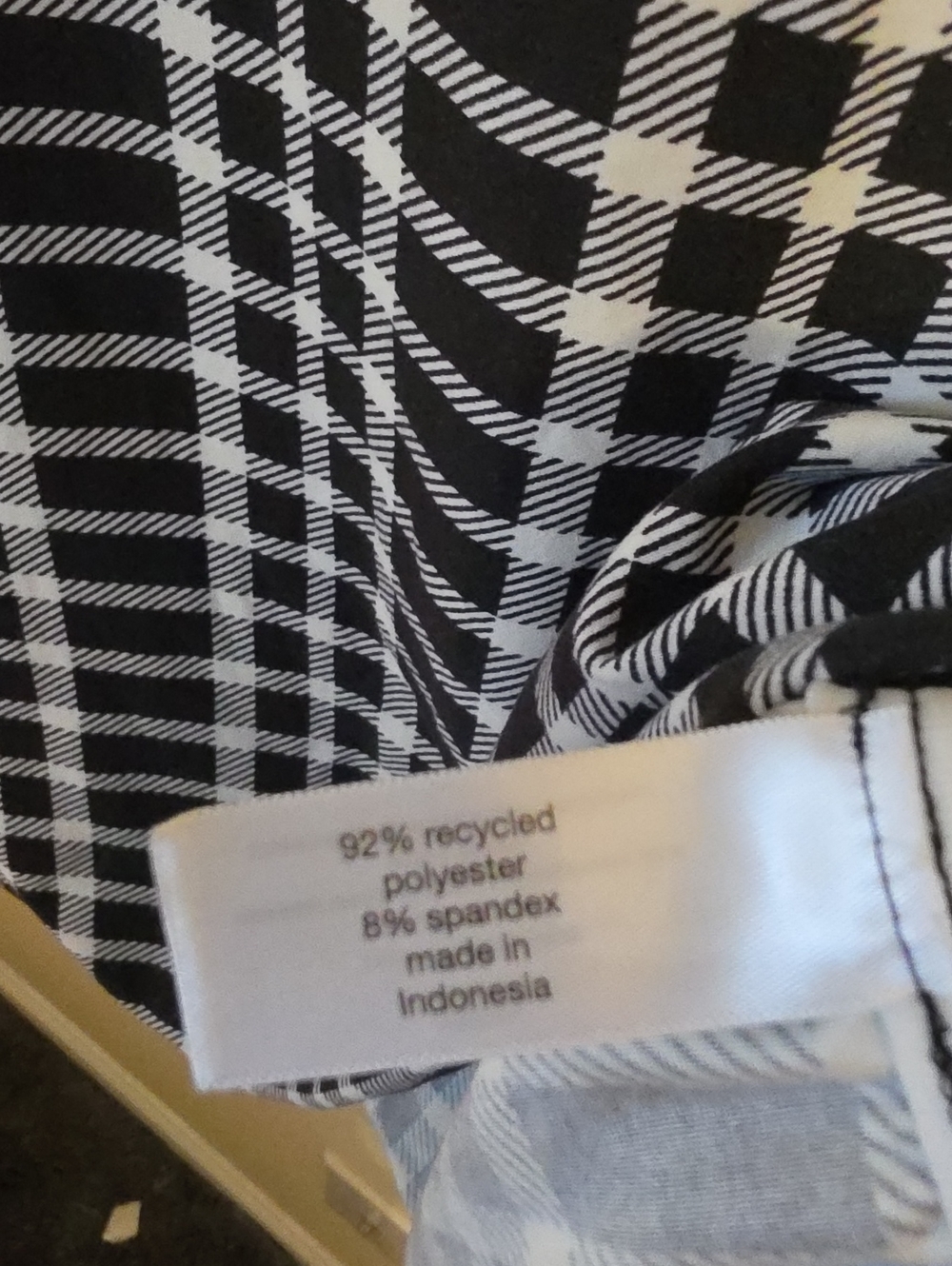 Livi Black and White V Neck Long Sleeve Shirt. In EUC - Picture 6 of 6